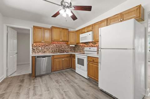 3920 Edwards Road, Fort Pierce FL - photo 8 of 28