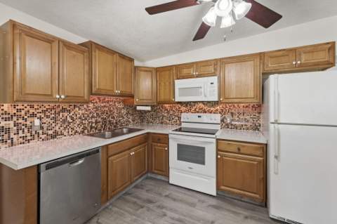 3920 Edwards Road, Fort Pierce FL - photo 9 of 28