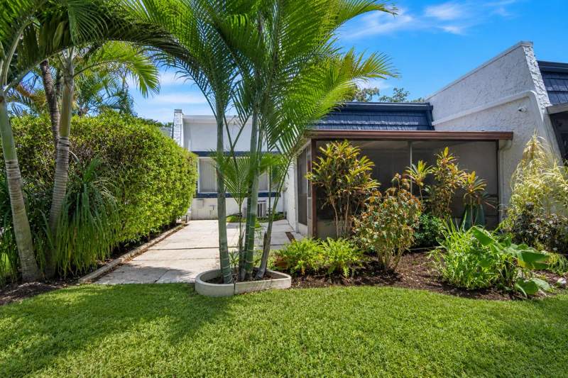 2 bedroom Villa at 9428 NW 65th Street #C4, Spyglass Condominium 1, Tamarac — photo 2