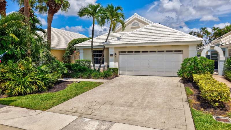3 bedroom Single Family Residence at 944 Dickens Place, Breakers West 13, West Palm Beach — photo 2