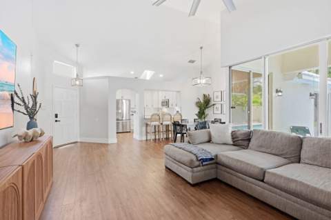944 Dickens Place, West Palm Beach FL - photo 6 of 42