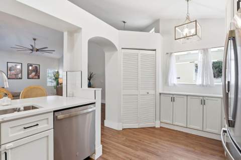 944 Dickens Place, West Palm Beach FL - photo 13 of 42
