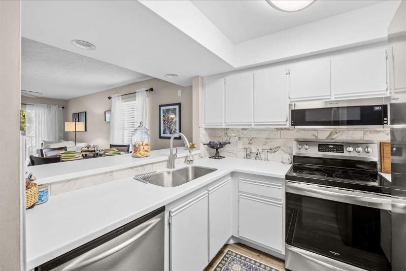 2 bedroom Condominium at 801 SE Central Parkway #14, Towne Park North Condo, Stuart — photo 5