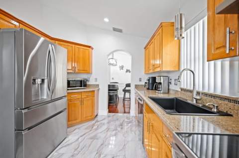 12979 Hampton Lakes Circle, Boynton Beach FL - photo 7 of 42