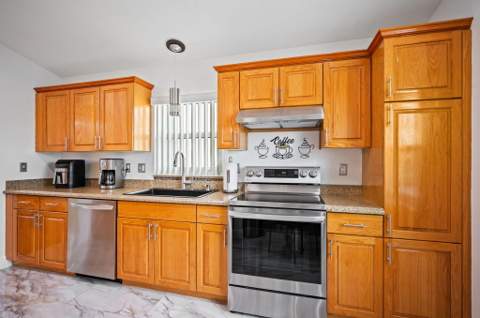12979 Hampton Lakes Circle, Boynton Beach FL - photo 9 of 42