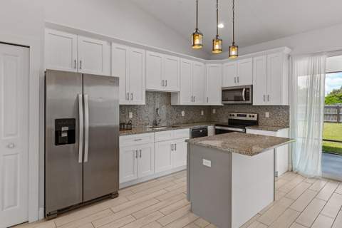 275 SW Elderberry Drive, Port St. Lucie FL - photo 6 of 27
