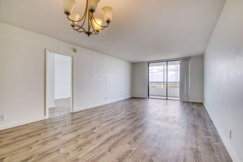 1 bedroom Condominium at 600 Three Islands Boulevard #801, Olympus Condo, Hallandale Beach — photo 5