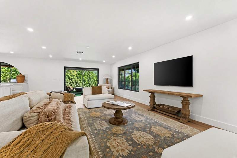 6 bedroom Single Family Residence at 4456 Hickory Drive, PGA National Golf Club Estates 1, Palm Beach Gardens — photo 4
