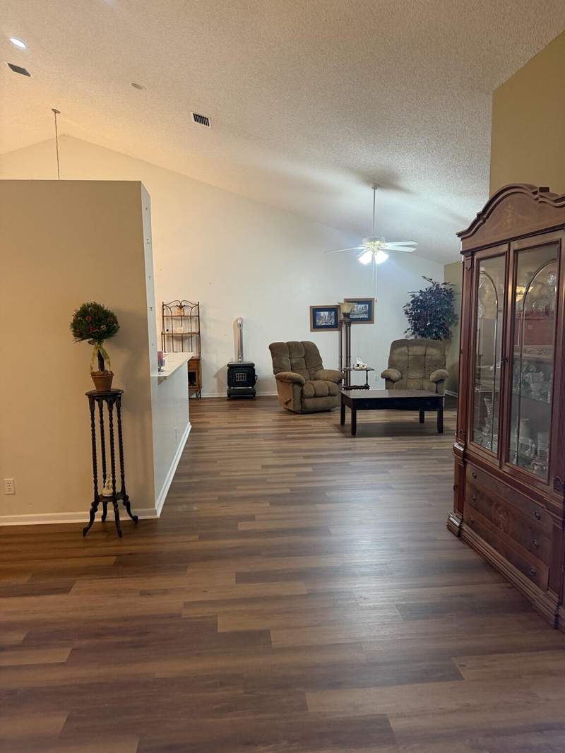 4 bedroom Single Family Residence at 16320 NW 9th Drive, Spring Valley Westfork , Pembroke Pines — photo 5