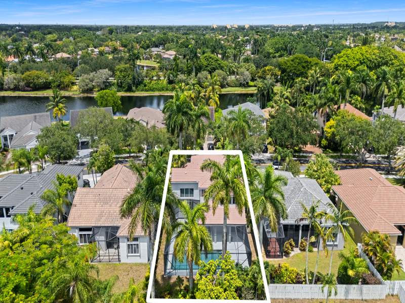 5 bedroom Single Family Residence at 1204 Camellia Circle, Sector 6 East, Weston — photo 3