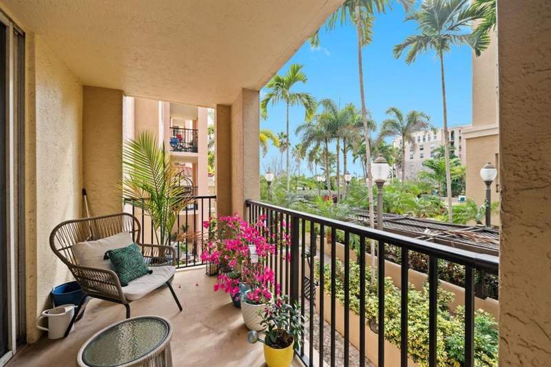 2 bedroom Condominium at 520 SE 5th Avenue #2202, Las Olas By The River Condo, Fort Lauderdale — photo 2
