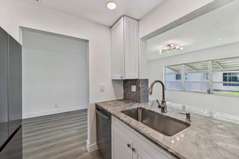 1190 NW 90th Avenue, Plantation FL - photo 6 of 38