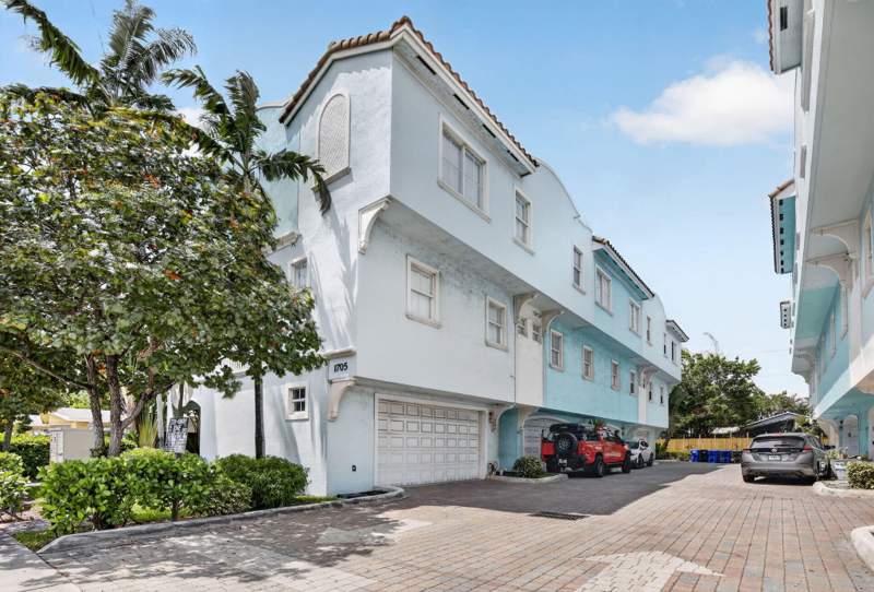 3 bedroom Townhouse at 1705 Johnson Street #C, Hollywood Lawns, Hollywood — photo 5