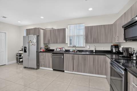 1705 Johnson Street #C, Hollywood FL - photo 11 of 48