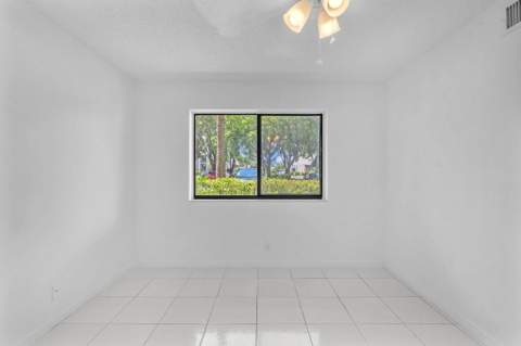 4090 Tivoli Court #107, Lake Worth FL - photo 20 of 39