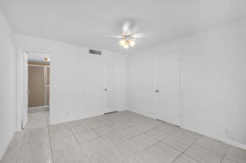 4090 Tivoli Court #107, Lake Worth FL - photo 15 of 39