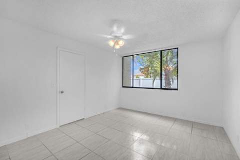 4090 Tivoli Court #107, Lake Worth FL - photo 14 of 39