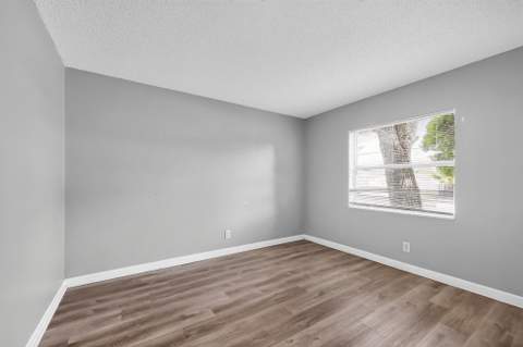 6198 Arcade Court, Lake Worth FL - photo 21 of 37