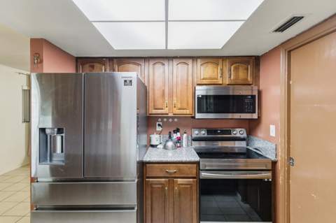 4818 NW 58th Street, Tamarac FL - photo 6 of 34