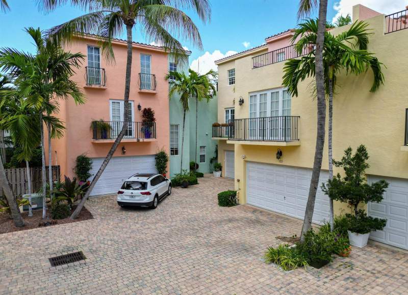 4 bedroom Townhouse at 1123 NE 18th Avenue, Progresso, Fort Lauderdale — photo 2