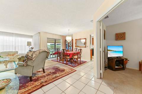 3385 Jog Park Drive, Greenacres FL - photo 10 of 27