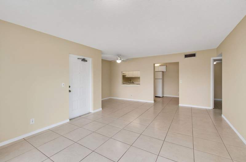 2 bedroom Condominium at 1010 Green Pine Boulevard #F2, Palm Club Village I Condo, West Palm Beach — photo 5