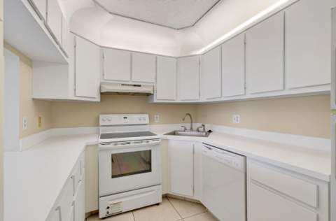 1010 Green Pine Boulevard #F2, West Palm Beach FL - photo 11 of 30