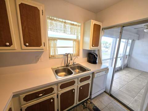 2100 NE 38th Street #219, Lighthouse Point FL - photo 10 of 26