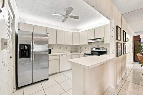 222 Pine Hov Circle #A-2, Greenacres FL - photo 13 of 54