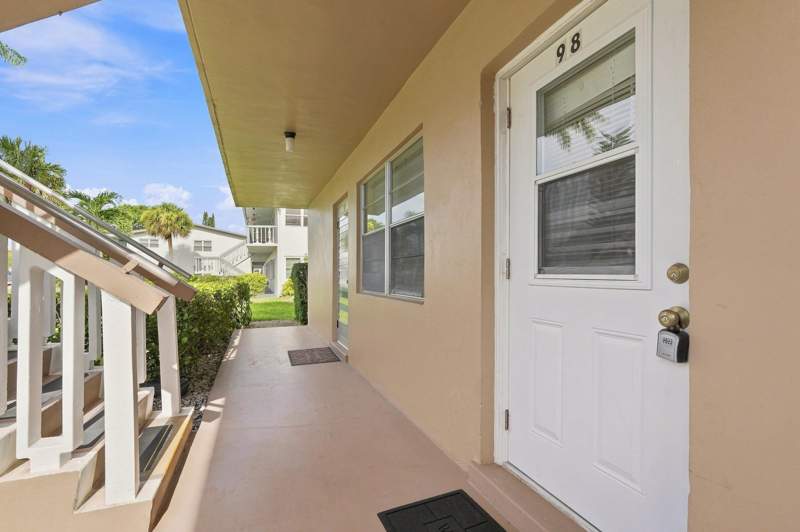1 bedroom Condominium at 98 Norwich, NORWICH CONDO, West Palm Beach — photo 2