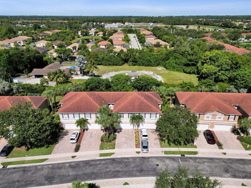 3 bedroom Townhouse at 4603 Cohune Palm Court, Verona Palms, Greenacres — photo 2