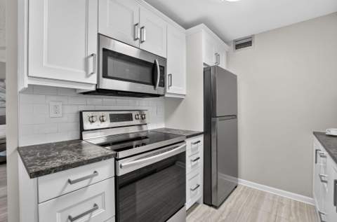 3056 Newport, Deerfield Beach FL - photo 6 of 96