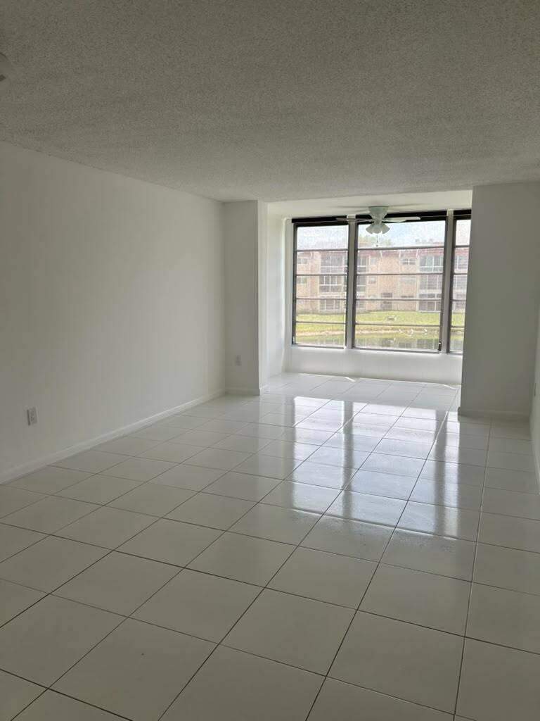 1 bedroom Condominium at 2881 N Pine Island Road #208, Sunrise Lakes 65 Condo, Sunrise — photo 2