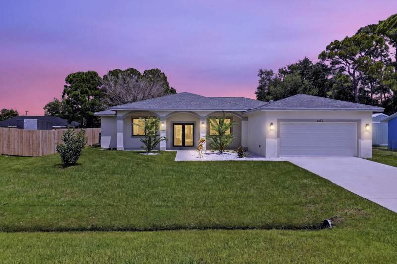 3 bedroom Single Family Residence at 1471 SE Proctor Lane, Port St Lucie Section 3, Port St. Lucie — photo 2