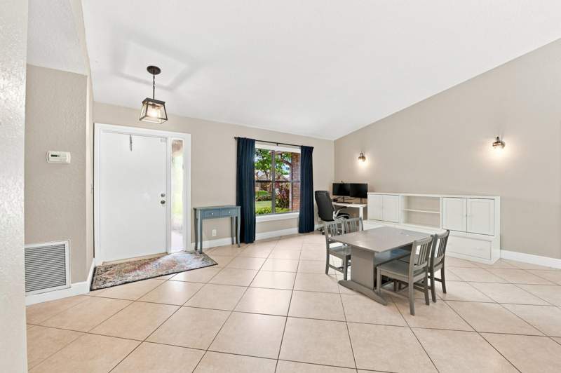 3 bedroom Single Family Residence at 10666 NW 2nd Place, Cypress Glen, Coral Springs — photo 4