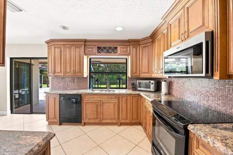 10666 NW 2nd Place, Coral Springs FL - photo 18 of 49