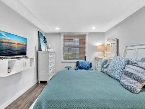 2721 Ocean Club Boulevard #104, Hollywood FL - photo 13 of 41
