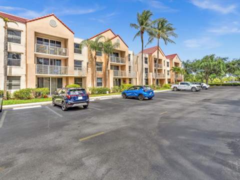 2721 Ocean Club Boulevard #104, Hollywood FL - photo 24 of 41