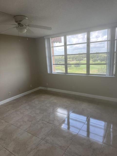3001 W Rolling Hills Circle #709, Davie FL - photo 6 of 21