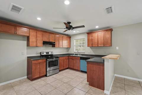 502 NE Solida Circle, Port St. Lucie FL - photo 22 of 67