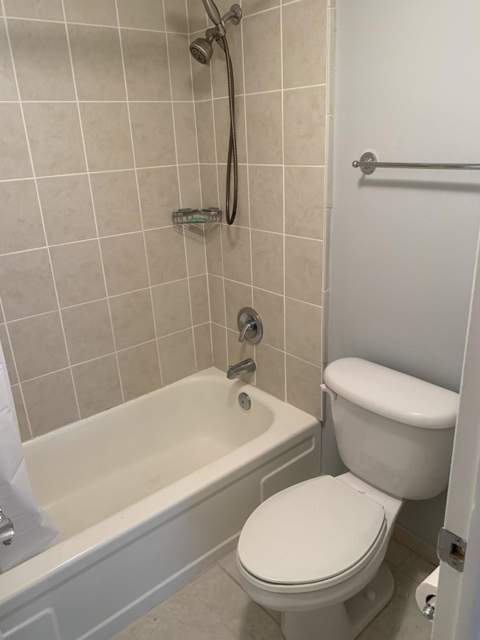 3001 W Rolling Hills Circle #709, Davie FL - photo 9 of 21
