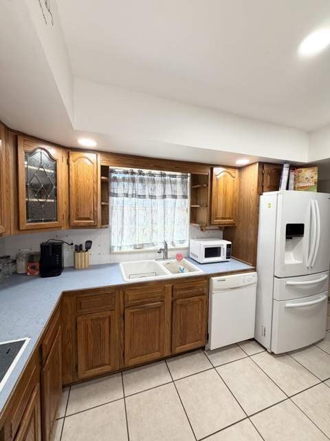 909 NE 3rd Street, Belle Glade FL - photo 16 of 43