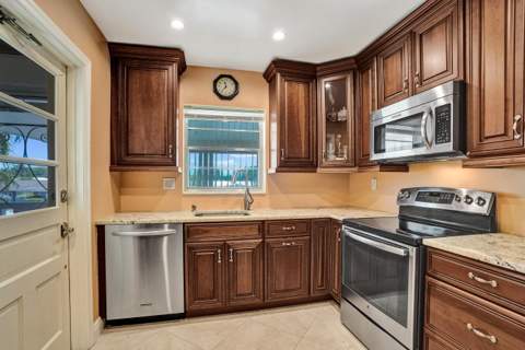 2121 NE 68th Street #202, Fort Lauderdale FL - photo 11 of 48