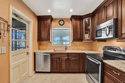2121 NE 68th Street #202, Fort Lauderdale FL - photo 12 of 48