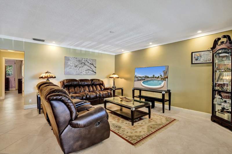 2 bedroom Condominium at 2121 NE 68th Street #202, Tara Apartments Condo, Fort Lauderdale — photo 5