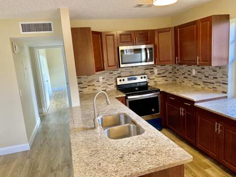 89 Normandy B, Delray Beach FL - photo 7 of 50