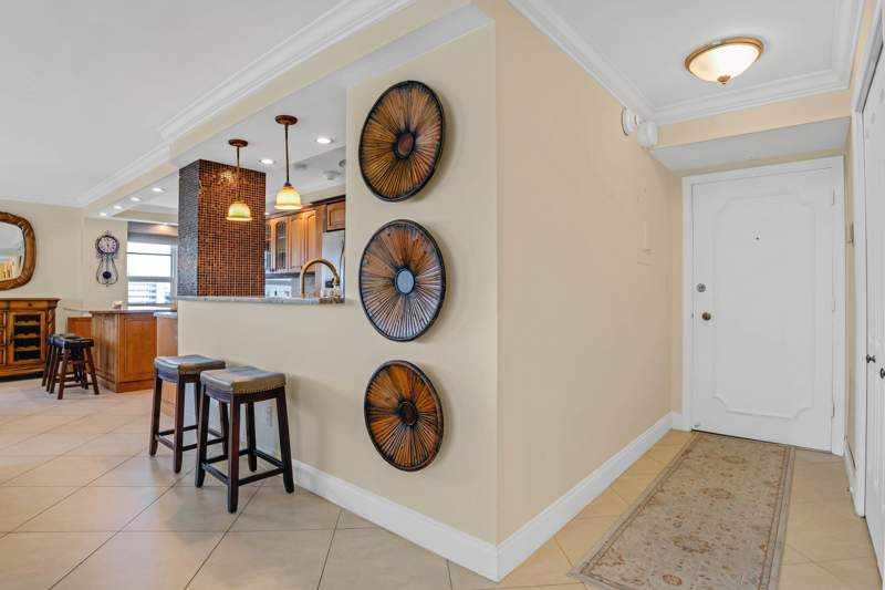 2 bedroom Condominium at 133 N Pompano Beach Boulevard, Ocean Monarch Condo Inc, Pompano Beach — photo 5