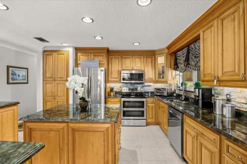 1819 SE Elrose Street, Port St. Lucie FL - photo 12 of 61