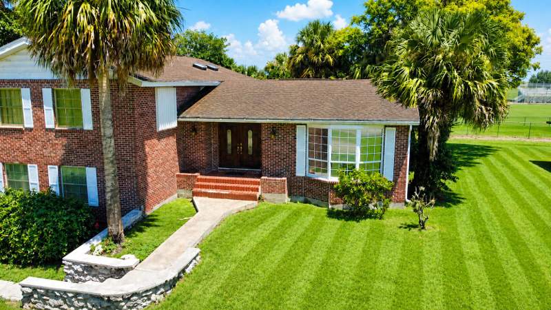 5 bedroom Single Family Residence at 909 NE 3rd Street, Zumpf Sub 3, Belle Glade — photo 4