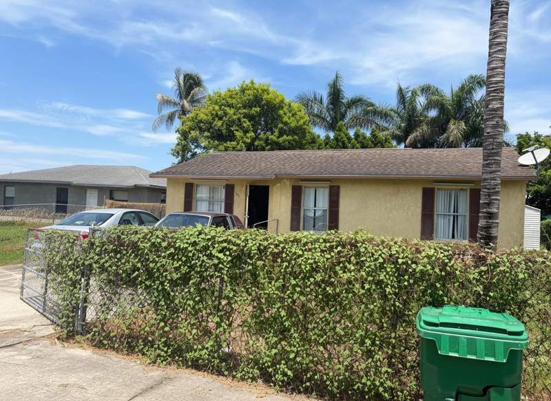 3 bedroom Single Family Residence at 307 Seminole Court, Seminole Mnr, Pahokee — photo 3